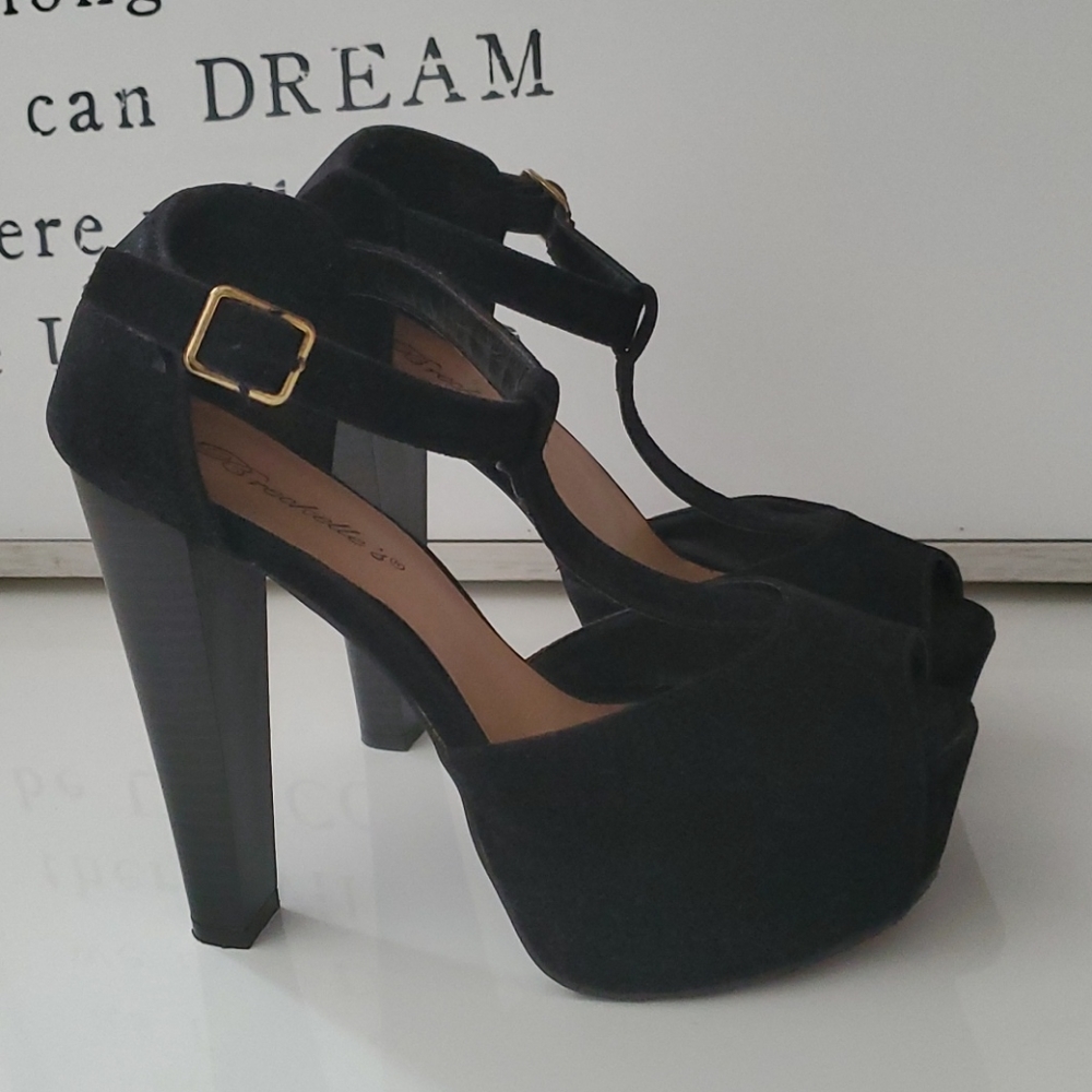 Lady's hees - Picture 3 of 4